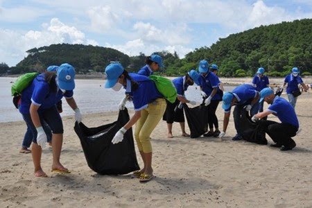 Bãi biển Đồ Sơn, chung tay làm sạch môi trường