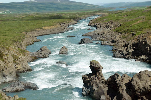 Akureyri-Iceland-stream-1.jpg - A pretty stream we encountered.