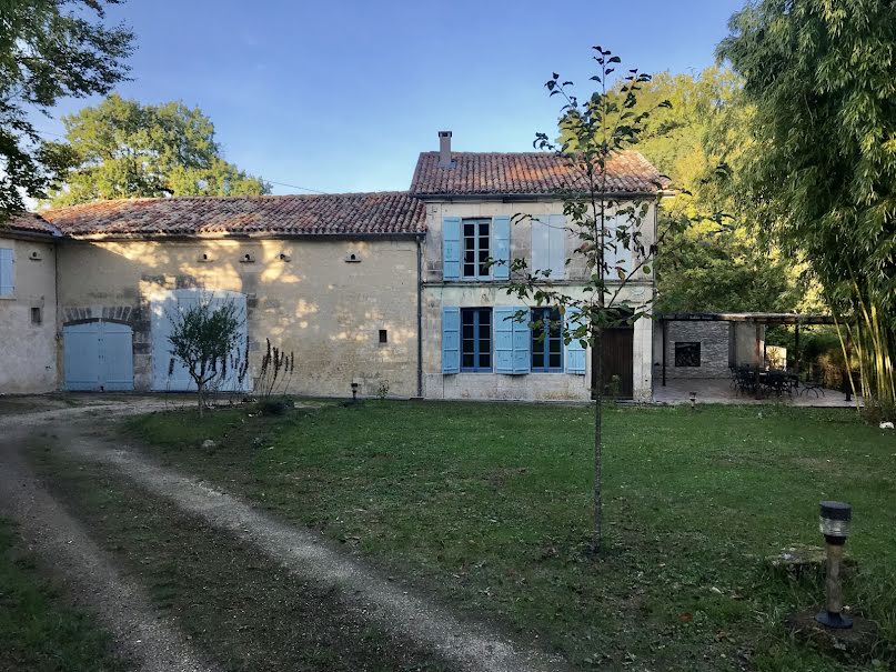 Vente maison 6 pièces 417 m² à Barbezieux-Saint-Hilaire (16300), 680 000 €