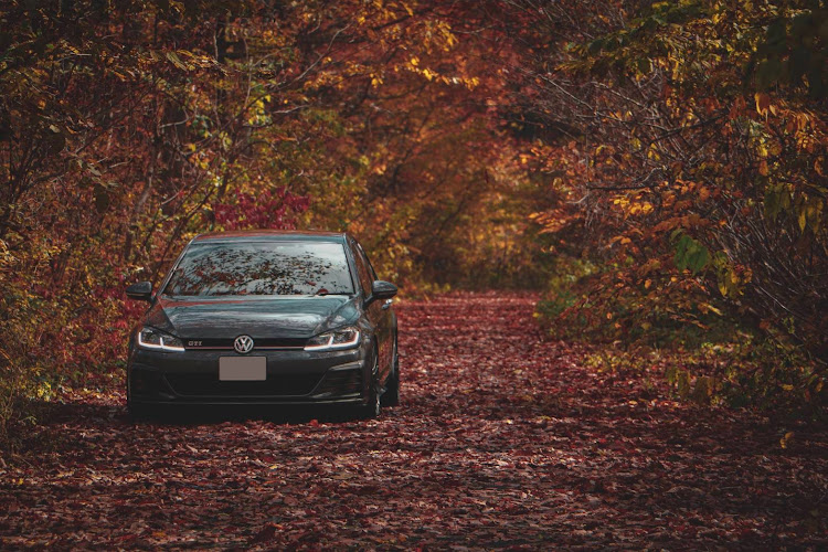 ゴルフのENKEI RS05RRのある風景・VWのある生活・GOLF7.5GTI・RS05RRに関するカスタム事例の投稿画像1枚目