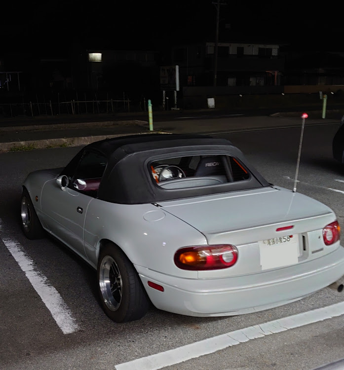 ロードスターのロードスター ・セラメタ・コンビニ駐車場にてに関するカスタム事例の投稿画像1枚目