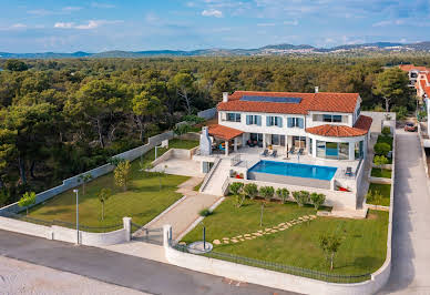 Villa 2