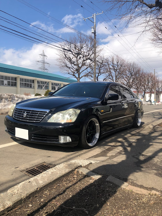 クラウンロイヤルの車高調整・洗車・DIY・ドライブ・レオコートに関するカスタム事例の投稿画像1枚目