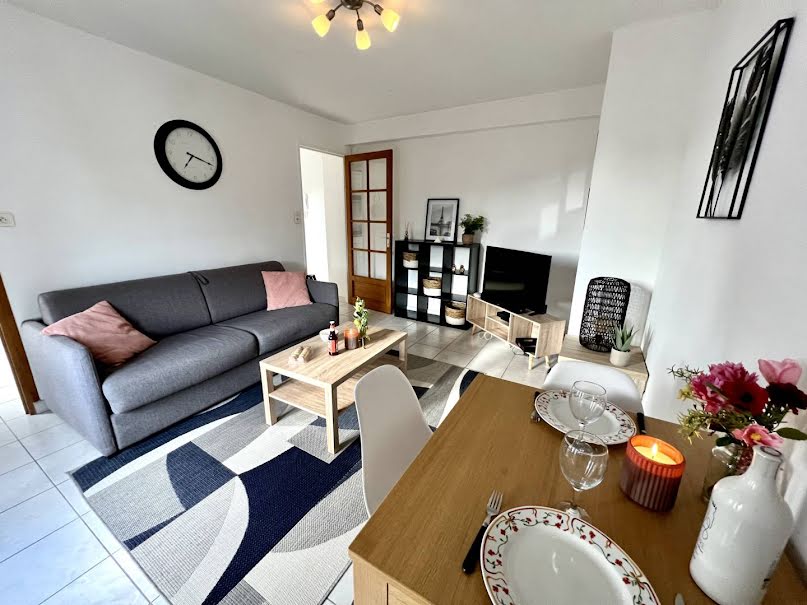 Location meublée appartement 2 pièces 41 m² à Quimper (29000), 520 €