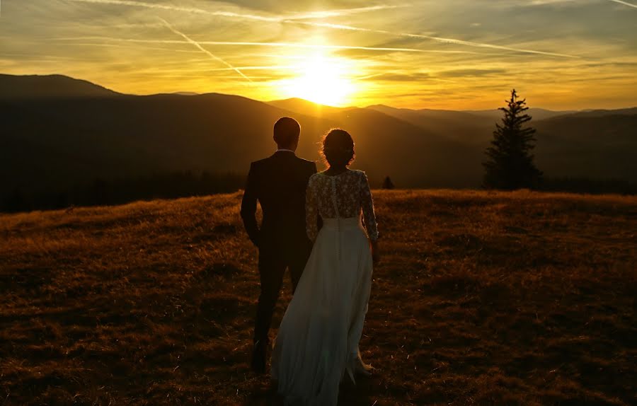 Wedding photographer Alex Vîlceanu (alexandruvilcea). Photo of 19 October 2017