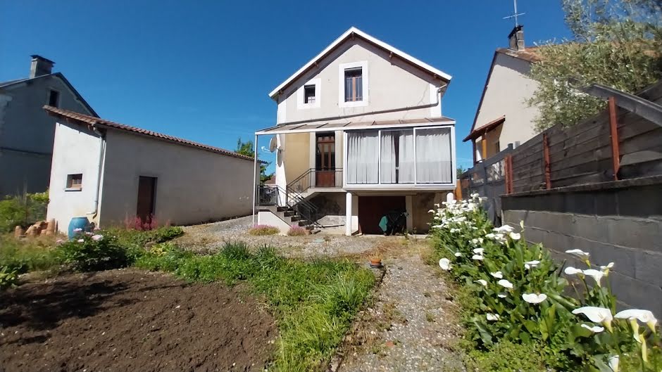 Vente maison 4 pièces 97 m² à Sorges (24420), 108 000 €