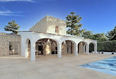 Villa with pool and terrace 2