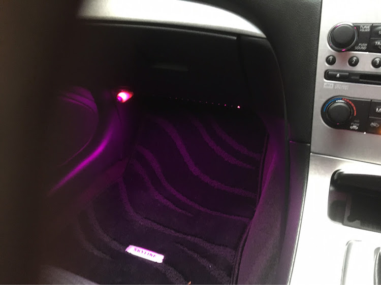 スカイラインのLEDテープ取り付け・フォグランプHID化・V36・スカイラインに関するカスタム事例の投稿画像4枚目