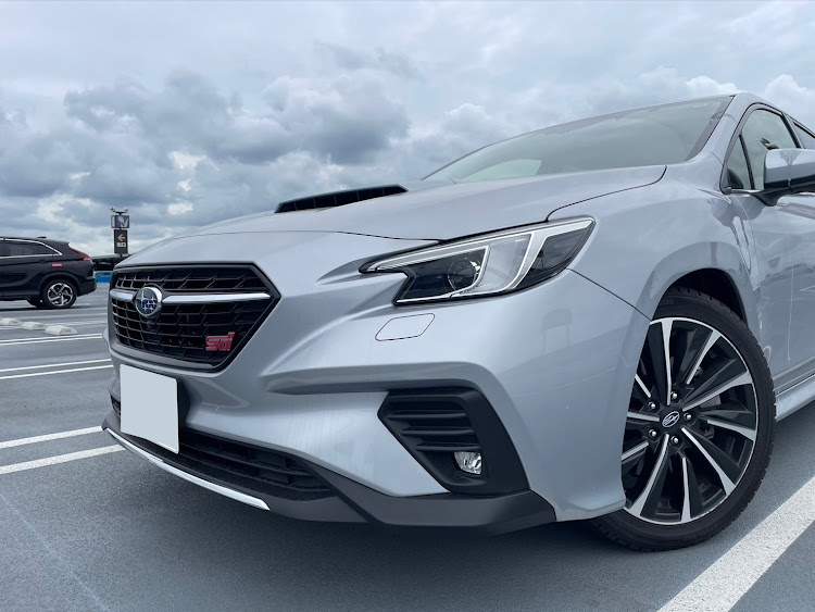 WRX S4の曇り空と愛車・熱中症に気をつけて!!・代車はレヴォーグ・ラーメン大好き・リコール完了✅に関するカスタム事例の投稿画像2枚目