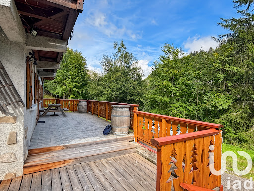 Chalet avec vue panoramique et terrasse 2