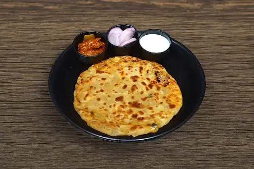 Aloo Pyaz Paratha Combo