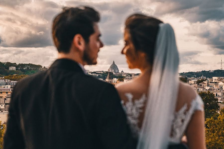 ช่างภาพงานแต่งงาน Alessio Martinelli (blackandlight) ภาพเมื่อ 7 พฤศจิกายน 2020
