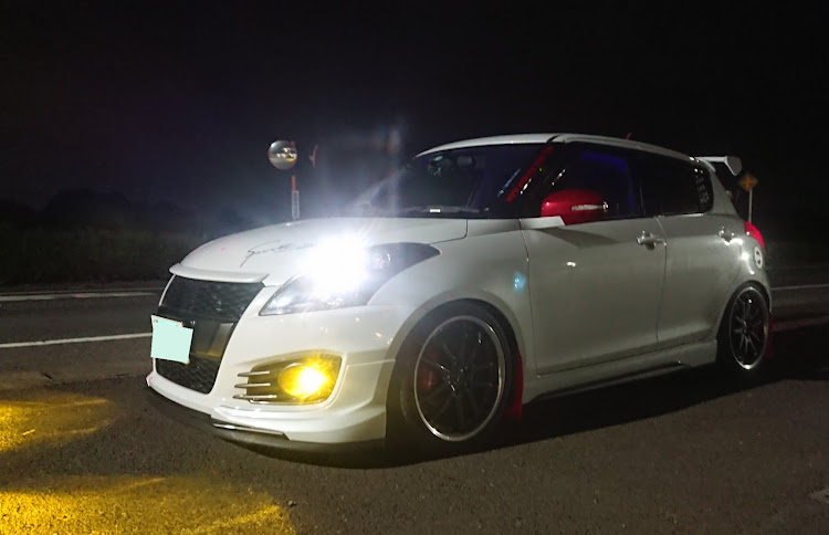 スイフトスポーツの10月もよろしくお願いします・スマホ撮影・キリバン、ゾロ目に関するカスタム事例の投稿画像4枚目