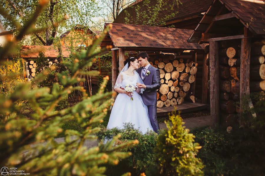 Wedding photographer Artem Goncharov (odinmig). Photo of 6 July 2014