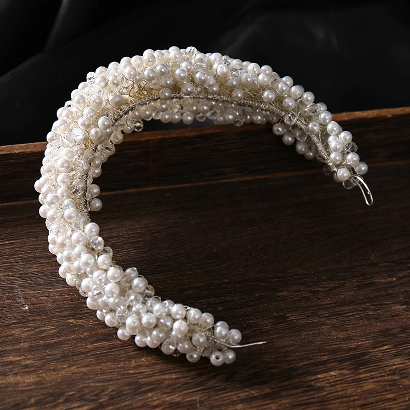 Diadème bandeau cheveux perles et tresses faites à la main. Accessoire élégant pour coiffures de mariage et événements spéciaux.