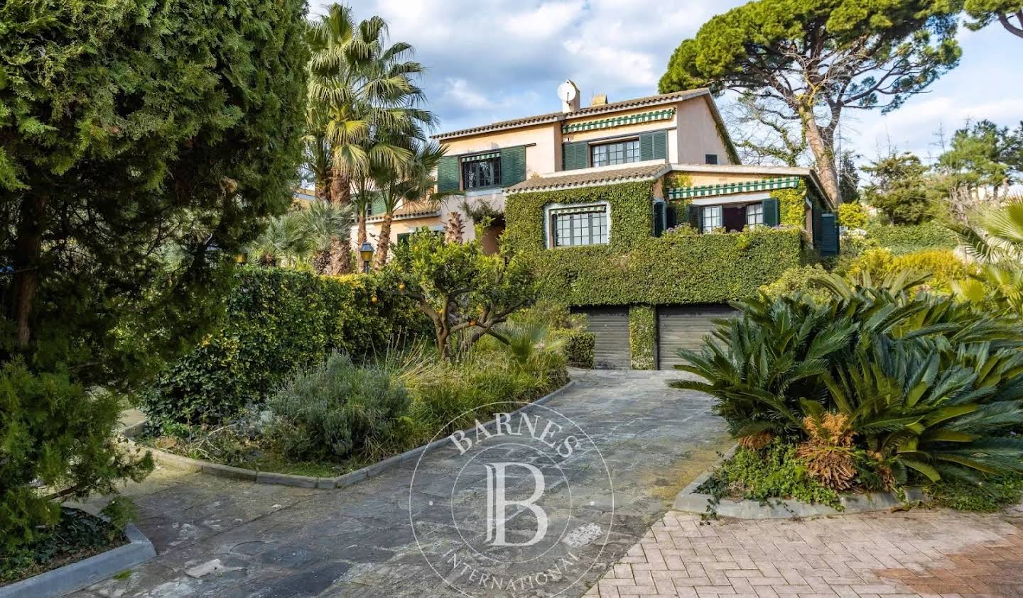 House with pool and garden Canet de Mar