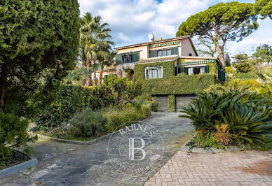 Maison avec piscine et jardin 1