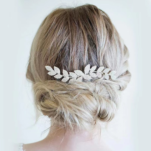 Title 4, Vintage Minimalist Brides Hair Comb Wavy desig...