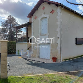 maison à Saint-Front-de-Pradoux (24)