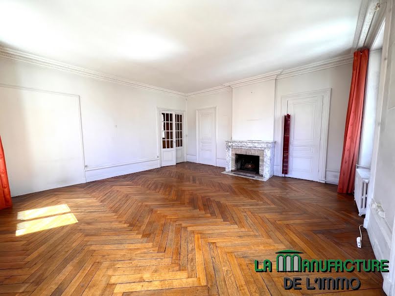 Vente appartement 5 pièces 165.08 m² à Saint-Etienne (42000), 199 000 €