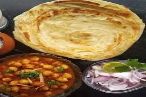 Chole With Laccha Paratha