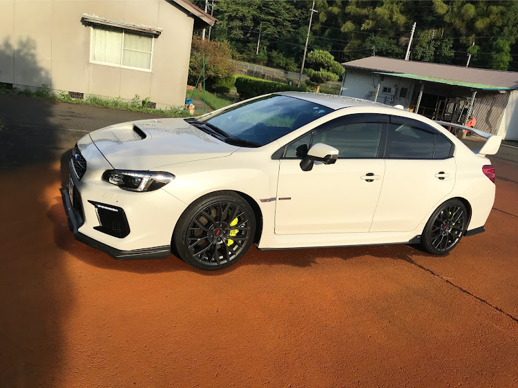 WRX STIの仕事・洗車回数・錆・盆休み・走りたいけど走れないに関するカスタム事例の投稿画像1枚目