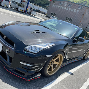 NISSAN GT-R R35