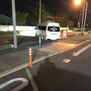 ハイエースバン TRH200V