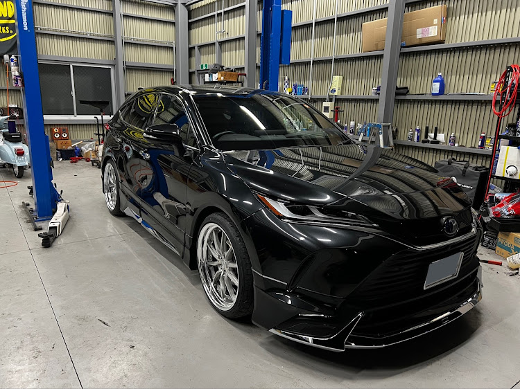 ハリアーの80ハリアー・ハリアー乗りと繋がりたい・夜活撮影・熱中症に気をつけて!!・車高調整に関するカスタム事例の投稿画像1枚目