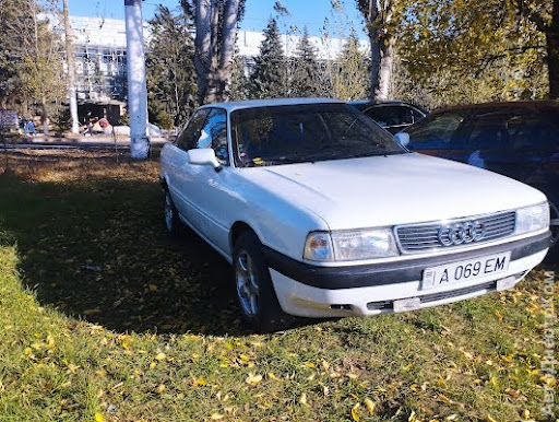 продам запчасти на авто Audi 80  фото 1