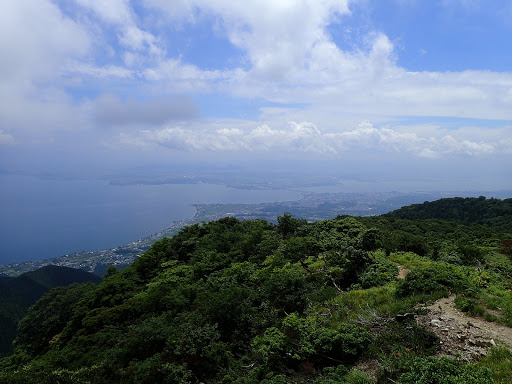 琵琶湖大橋が見える