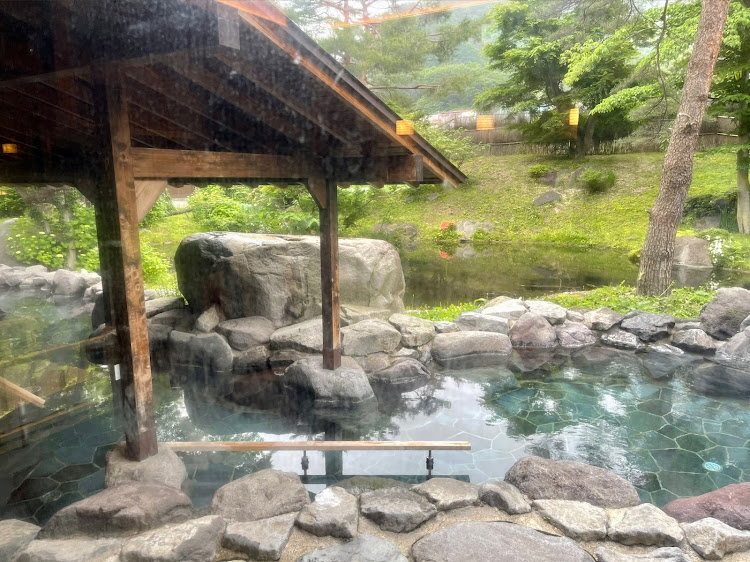 Sクラスセダンの560SEL・ケーニッヒ仕様・源泉湯の宿 松乃井に関するカスタム事例の投稿画像3枚目