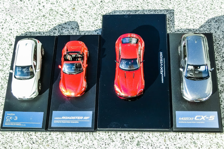 harachinさんが投稿したRX-VISION・ロードスター ・CX-3・CX-5・1/43 ミニカーに関するカスタム事例の投稿画像3枚目