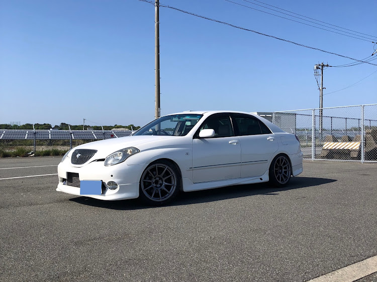 ヴェロッサの縦構図選手権・「おっさん軍団と一斉投稿」・黄砂嫌い・洗車に関するカスタム事例の投稿画像1枚目