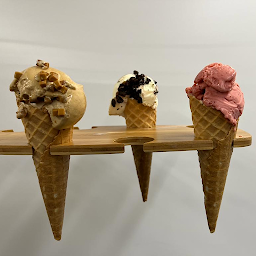 2 scoops of ice cream