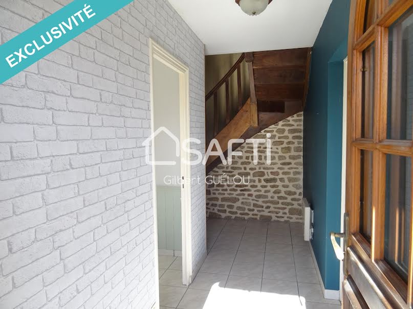 Vente maison 7 pièces 157 m² à Saint-Aubin-du-Cormier (35140), 233 000 €