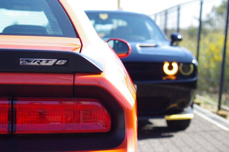 チャレンジャーのアメ車好きと繋がりたい・ダッジ・チャレンジャーchallenger・前期と後期のコラボ・アメ車に関するカスタム事例の投稿画像3枚目