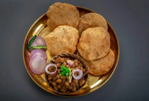 Chhole Puri [ 5 Piece ] - DBG Special