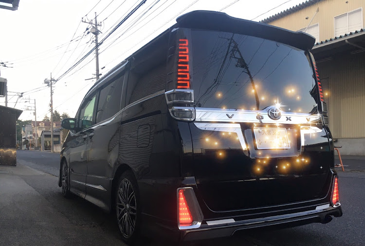 ヴォクシーの車高調整・隙間なんとかしましたに関するカスタム事例の投稿画像6枚目