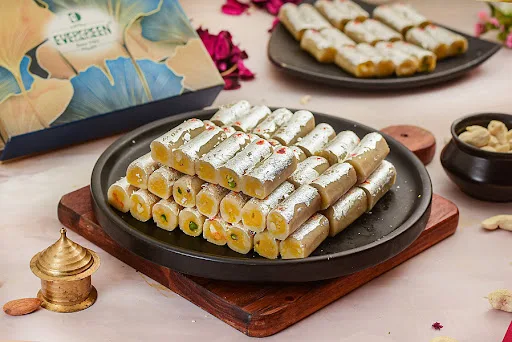 Kaju Rolls