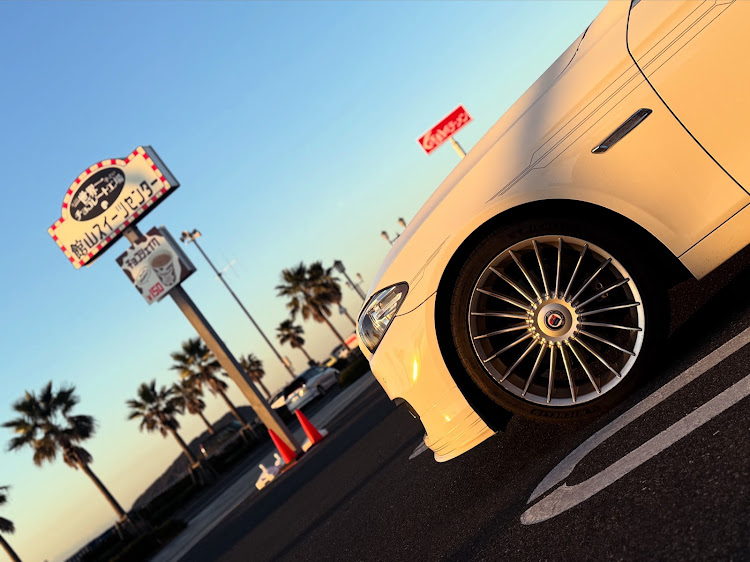 D5のALPINA・BMW・BMWアルピナ・世界一小さいチョコレート工場に関するカスタム事例の投稿画像1枚目