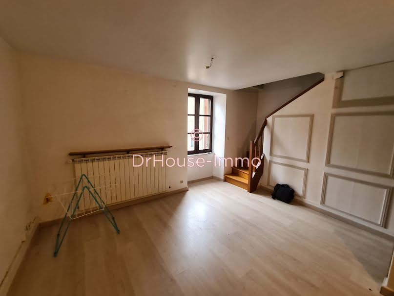 Vente maison 11 pièces 300 m² à Rougemont (25680), 172 000 €