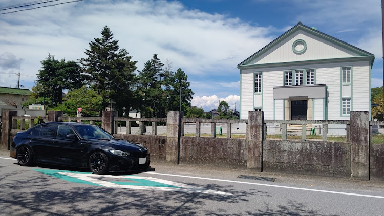 M3 セダンの滋賀大学講堂・帰省ドライブ・君の膵臓を食べたいに関するカスタム事例の投稿画像2枚目