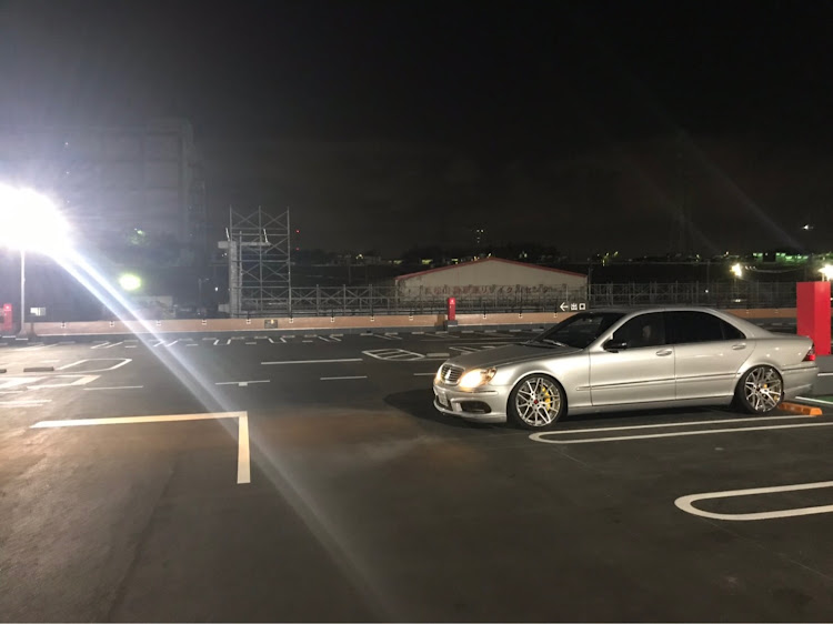 Sクラスセダンの220の日・バトンリレー・BRABUS・乱丸軍団・メルセデスベンツに関するカスタム事例の投稿画像1枚目