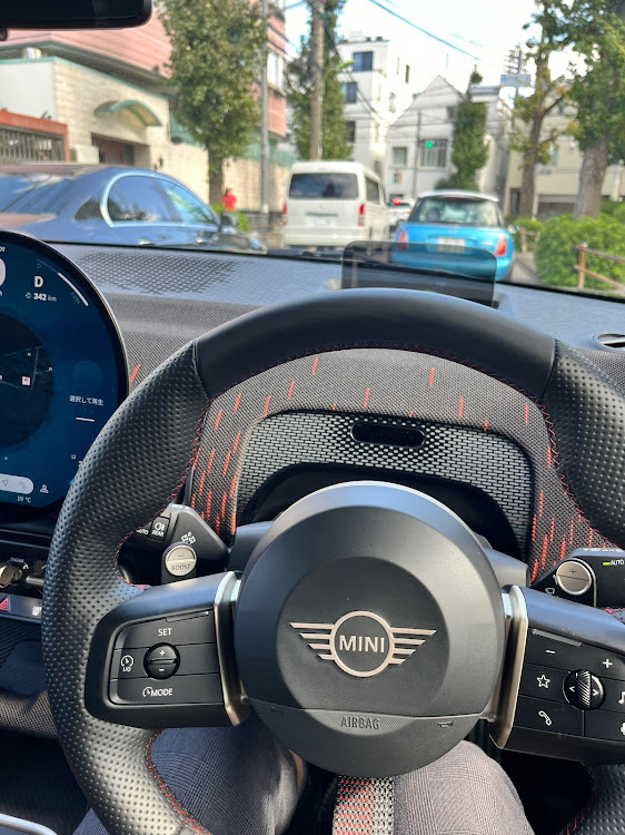ミニ カントリーマンのMINI・COUNTRYMAN・Cooper・BEV・ドライブに関するカスタム事例の投稿画像2枚目