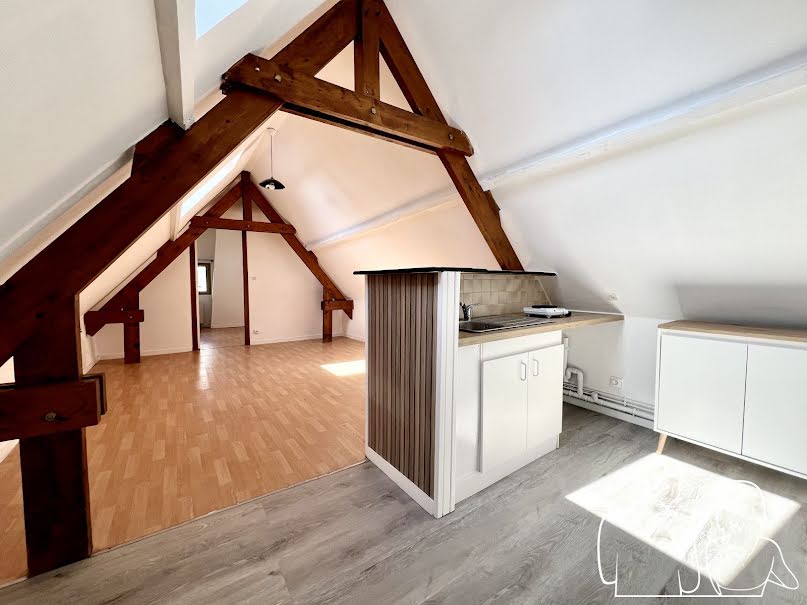 Location  appartement 2 pièces 23 m² à Pont-Audemer (27500), 430 €