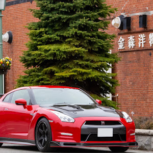 NISSAN GT-R