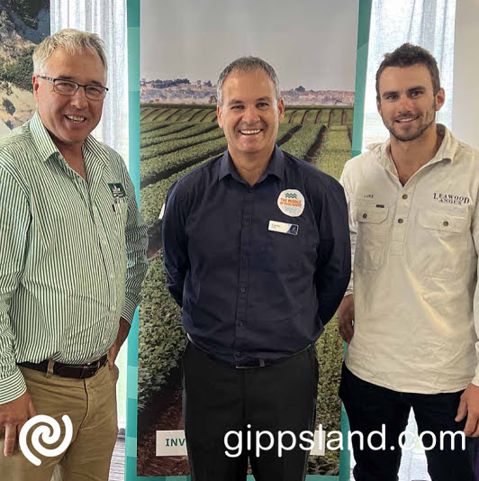 Wellington Shire Council Mayor Ian Bye (centre) with Gippsland Agricultural Group CEO Trevor Caithness and guest speaker Luke Stuckey from Leawood Angus at the Farming for Success 2022 Agriculture Conference