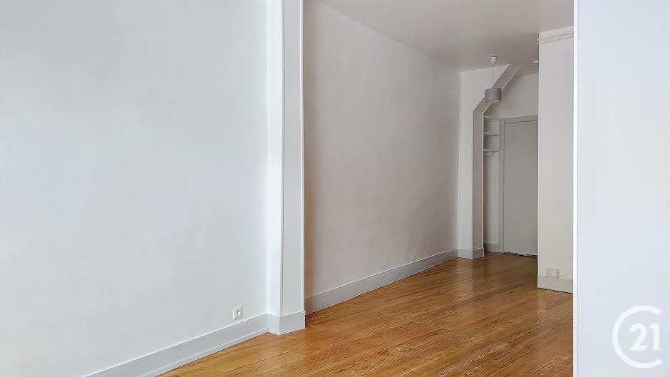Location  appartement 1 pièce 29.98 m² à Rouen (76000), 550 €