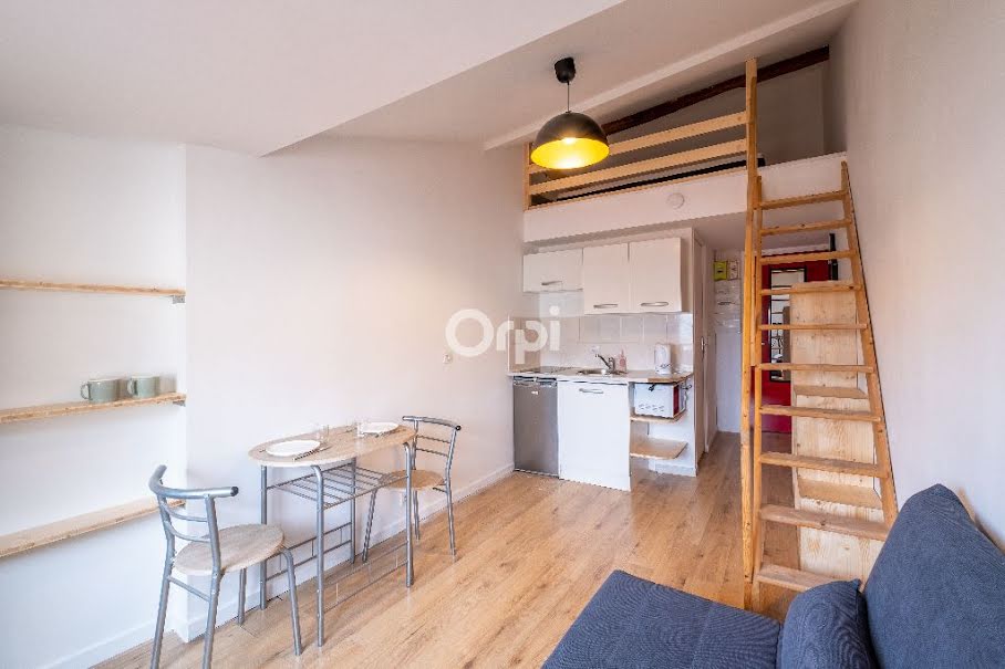 Location meublée appartement 1 pièce 12 m² à Limoges (87000), 320 €